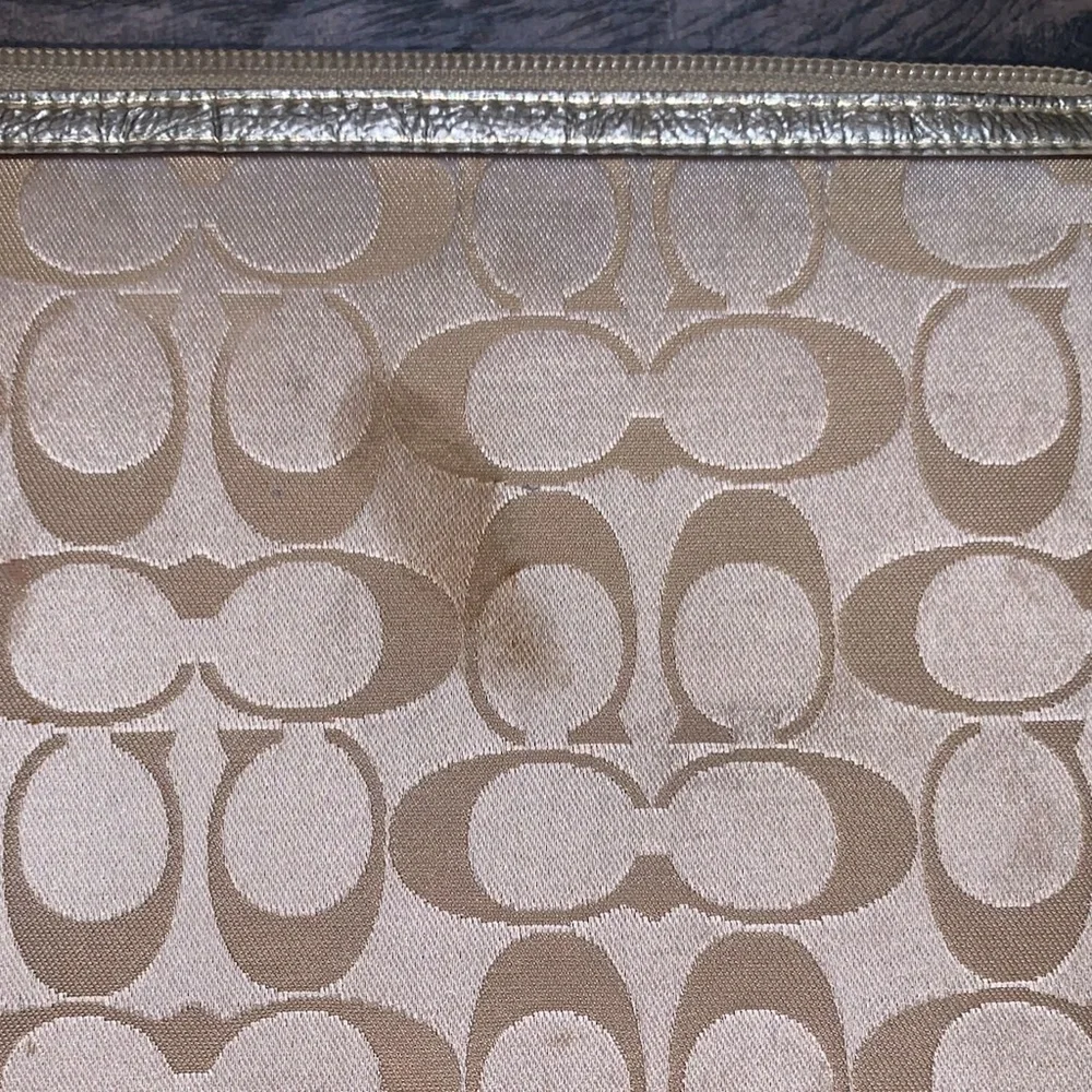 iPad Case - Picture 3 of 8